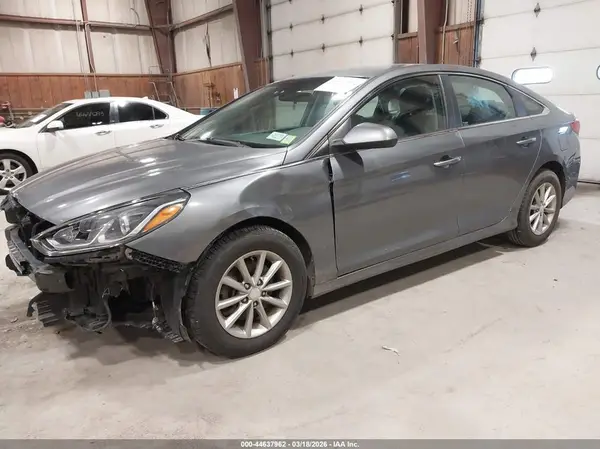5NPE24AF4JH722537 2018 HYUNDAI SONATA - Image 2