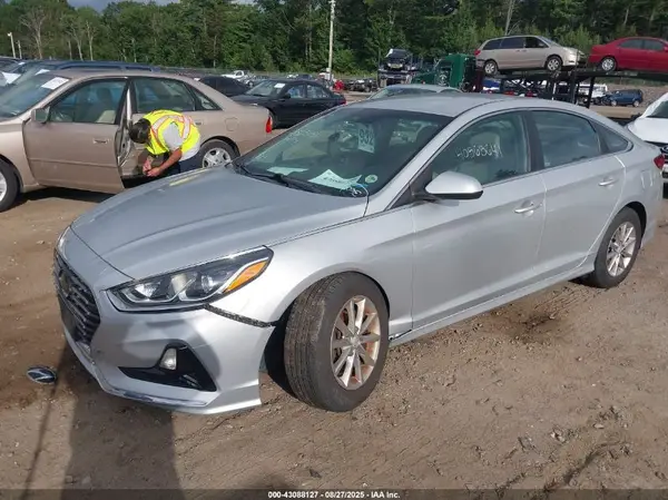 5NPE24AF4JH727575 2018 HYUNDAI SONATA - Image 2