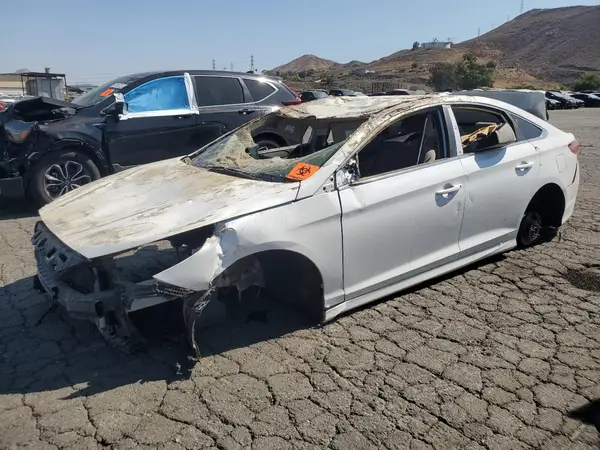 5NPE24AF4KH740828 2019 HYUNDAI SONATA - Image 1