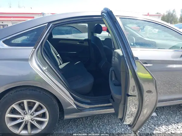 5NPE24AF4KH742434 2019 HYUNDAI SONATA - Image 8