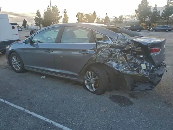 5NPE24AF4KH744961 2019 HYUNDAI SONATA - Image 2
