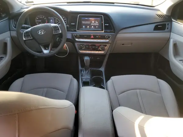 5NPE24AF4KH748086 2019 HYUNDAI SONATA - Image 8