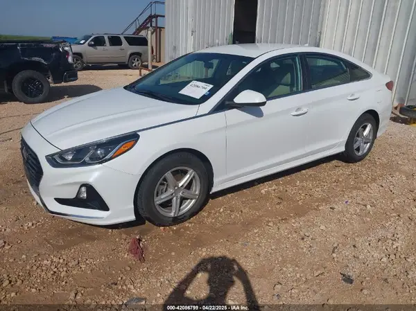 5NPE24AF4KH749965 2019 HYUNDAI SONATA - Image 2
