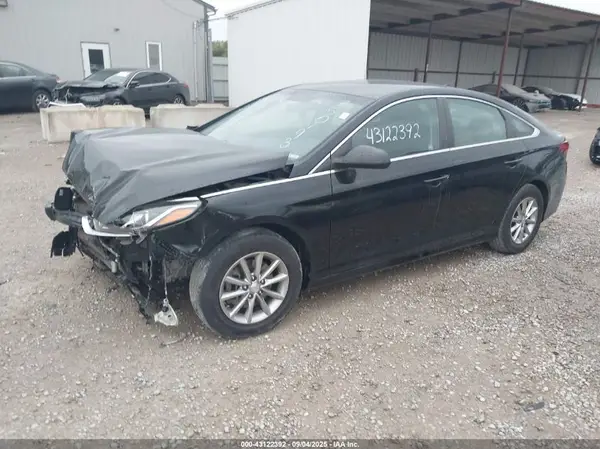 5NPE24AF4KH750193 2019 HYUNDAI SONATA - Image 2
