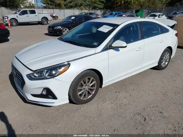 5NPE24AF4KH755572 2019 HYUNDAI SONATA - Image 2