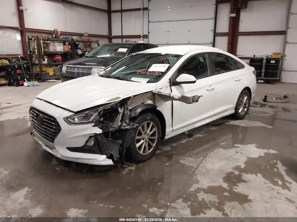 5NPE24AF4KH760111 2019 HYUNDAI SONATA - Image 2