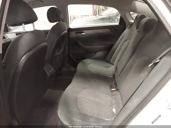5NPE24AF4KH760111 2019 HYUNDAI SONATA - Image 8
