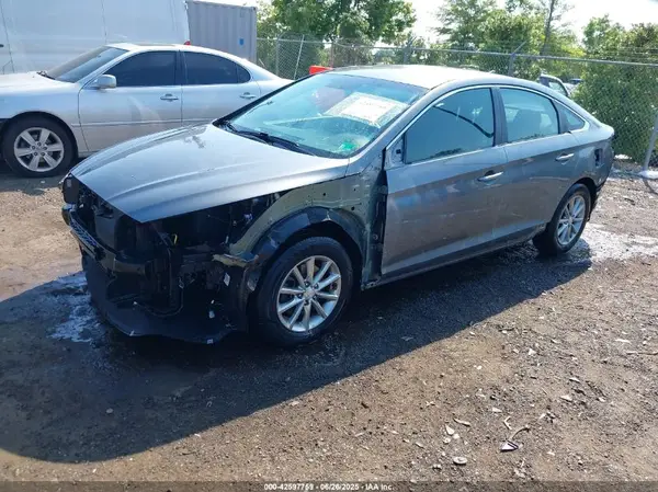 5NPE24AF4KH760223 2019 HYUNDAI SONATA - Image 2