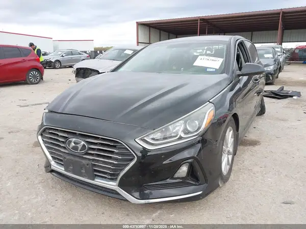 5NPE24AF4KH775563 2019 HYUNDAI SONATA - Image 2