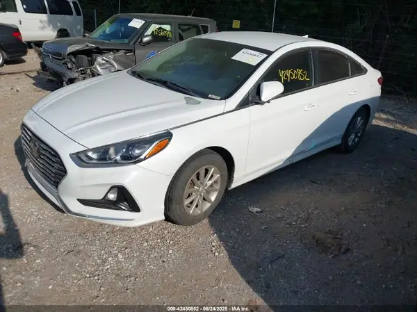 5NPE24AF4KH775708 2019 HYUNDAI SONATA - Image 2