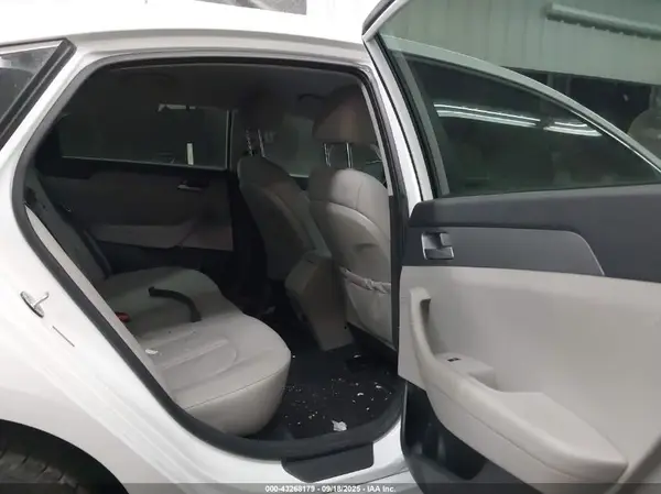 5NPE24AF4KH777023 2019 HYUNDAI SONATA - Image 8