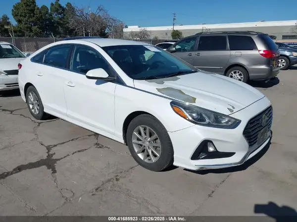 5NPE24AF4KH777071 2019 HYUNDAI SONATA - Image 1