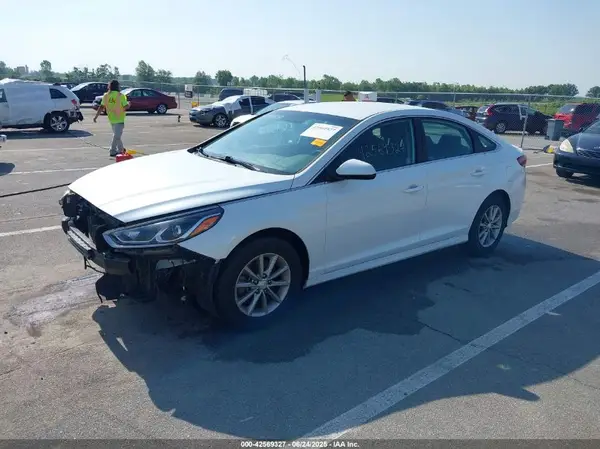 5NPE24AF4KH780844 2019 HYUNDAI SONATA - Image 2