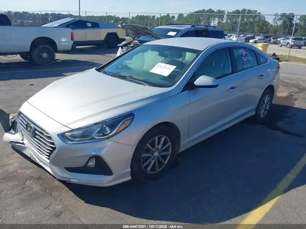5NPE24AF4KH788331 2019 HYUNDAI SONATA - Image 2