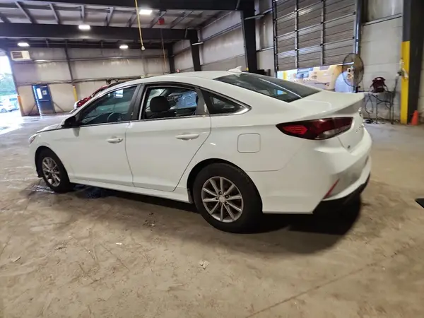 5NPE24AF4KH789737 2019 HYUNDAI SONATA - Image 2