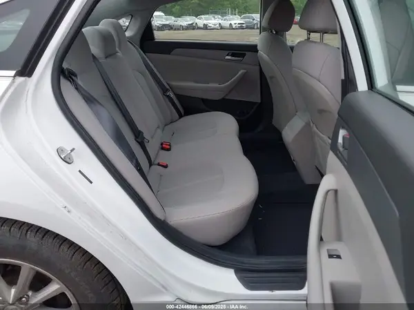 5NPE24AF4KH810490 2019 HYUNDAI SONATA - Image 8