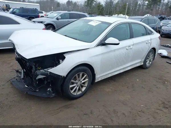5NPE24AF4KH813504 2019 HYUNDAI SONATA - Image 2