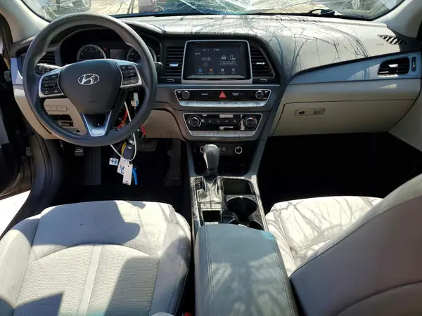 5NPE24AF4KH814880 2019 HYUNDAI SONATA - Image 8