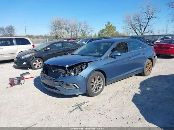 5NPE24AF5GH262507 2016 HYUNDAI SONATA - Image 2