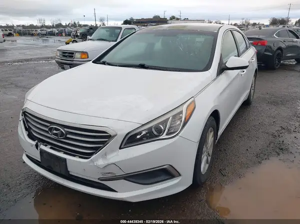 5NPE24AF5GH268453 2016 HYUNDAI SONATA - Image 2