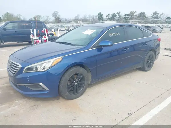 5NPE24AF5GH301645 2016 HYUNDAI SONATA - Image 2