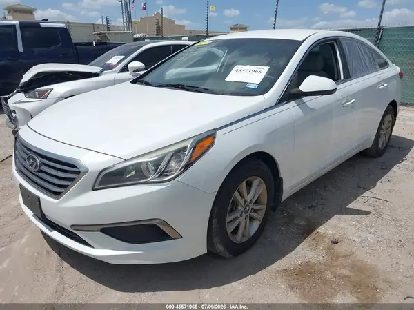 5NPE24AF5GH304805 2016 HYUNDAI SONATA - Image 2