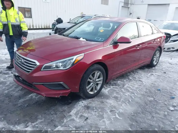 5NPE24AF5GH309499 2016 HYUNDAI SONATA - Image 2