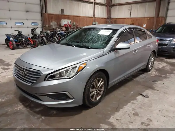 5NPE24AF5GH320437 2016 HYUNDAI SONATA - Image 2