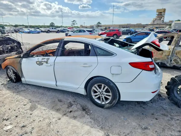 5NPE24AF5GH320888 2016 HYUNDAI SONATA - Image 2