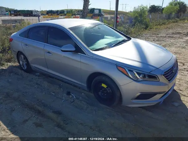 5NPE24AF5GH337335 2016 HYUNDAI SONATA - Image 1