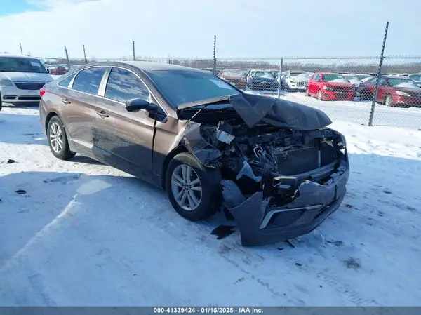 5NPE24AF5GH338050 2016 HYUNDAI SONATA - Image 1