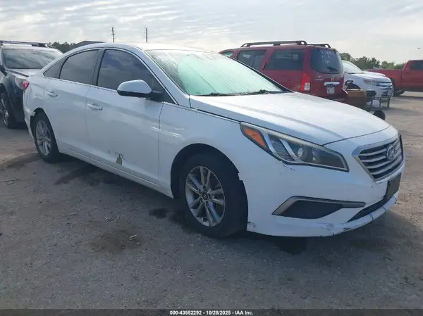 5NPE24AF5GH349548 2016 HYUNDAI SONATA - Image 1