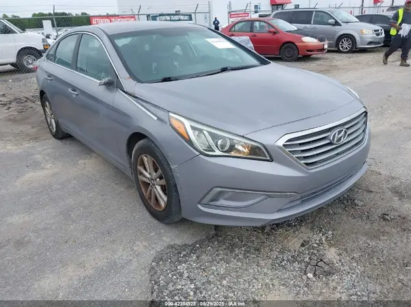 5NPE24AF5GH357083 2016 HYUNDAI SONATA - Image 1