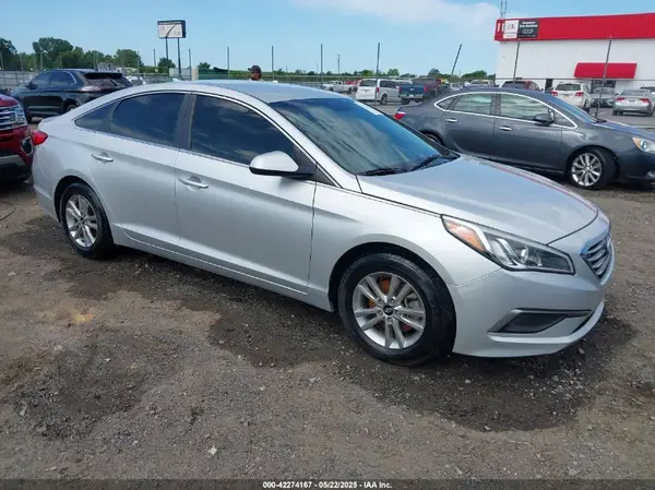 5NPE24AF5GH359254 2016 HYUNDAI SONATA - Image 1