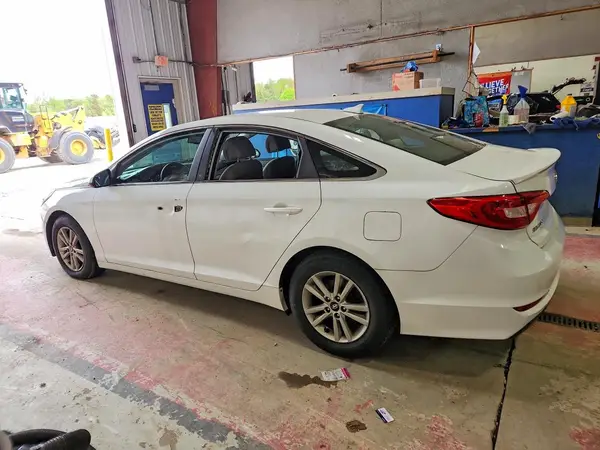 5NPE24AF5GH364597 2016 HYUNDAI SONATA - Image 2