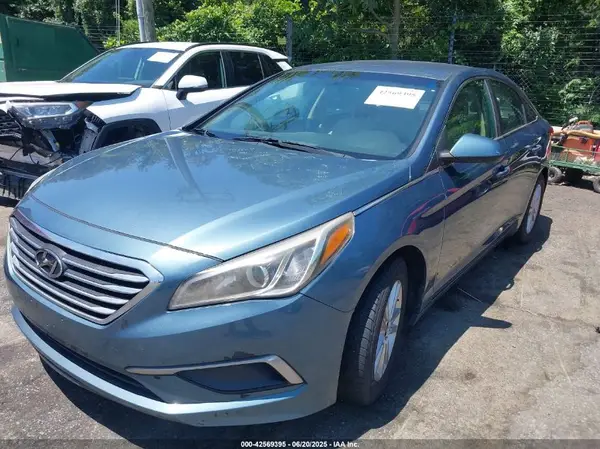 5NPE24AF5GH365717 2016 HYUNDAI SONATA - Image 2