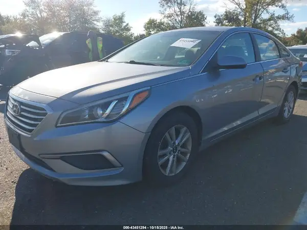 5NPE24AF5GH369928 2016 HYUNDAI SONATA - Image 2