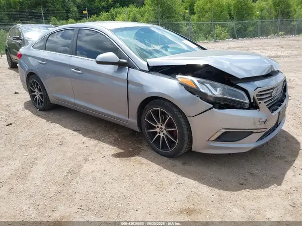 5NPE24AF5GH381044 2016 HYUNDAI SONATA - Image 1