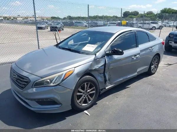 5NPE24AF5GH390665 2016 HYUNDAI SONATA - Image 2