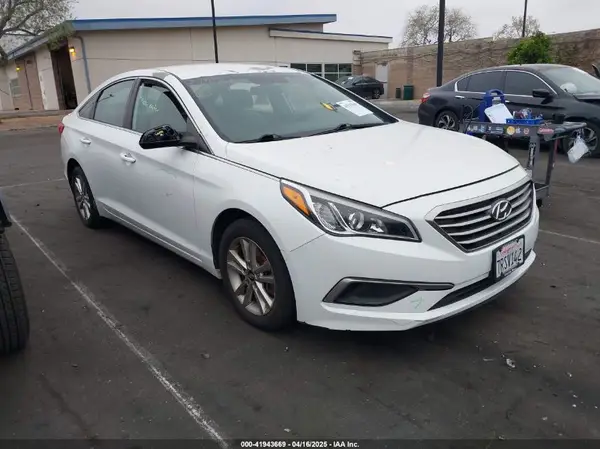 5NPE24AF5GH393453 2016 HYUNDAI SONATA - Image 1