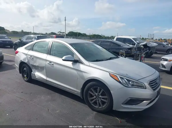 5NPE24AF5GH398636 2016 HYUNDAI SONATA - Image 1