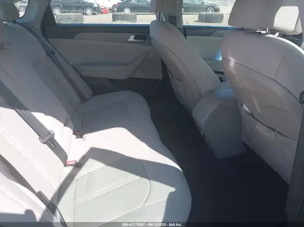 5NPE24AF5GH404905 2016 HYUNDAI SONATA - Image 8