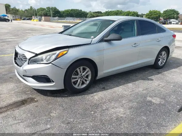 5NPE24AF5GH417881 2016 HYUNDAI SONATA - Image 2
