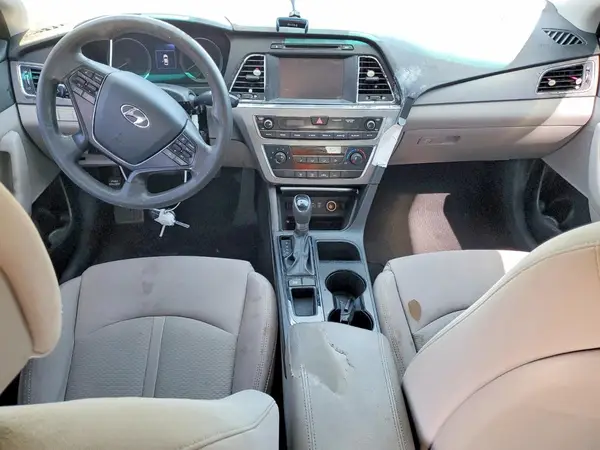 5NPE24AF5HH438943 2017 HYUNDAI SONATA - Image 8