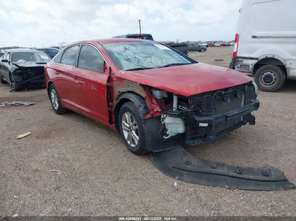5NPE24AF5HH447108 2017 HYUNDAI SONATA - Image 1