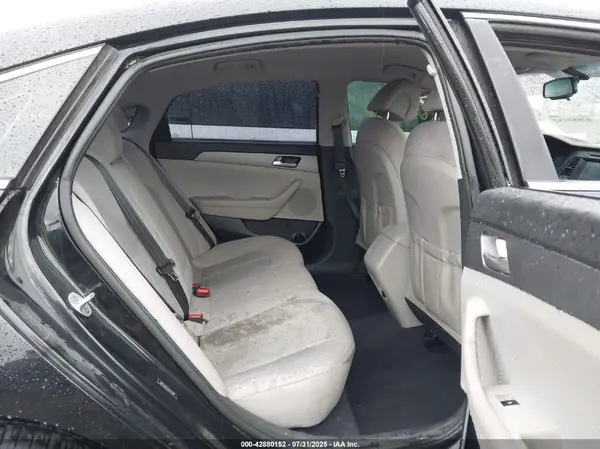 5NPE24AF5HH447982 2017 HYUNDAI SONATA - Image 8