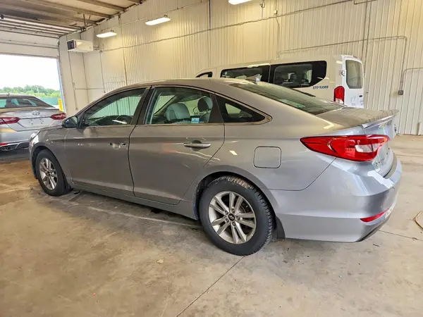 5NPE24AF5HH450364 2017 HYUNDAI SONATA - Image 2