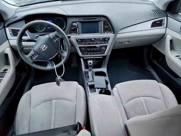 5NPE24AF5HH450901 2017 HYUNDAI SONATA - Image 8
