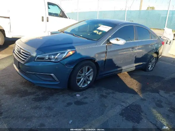 5NPE24AF5HH453796 2017 HYUNDAI SONATA - Image 2