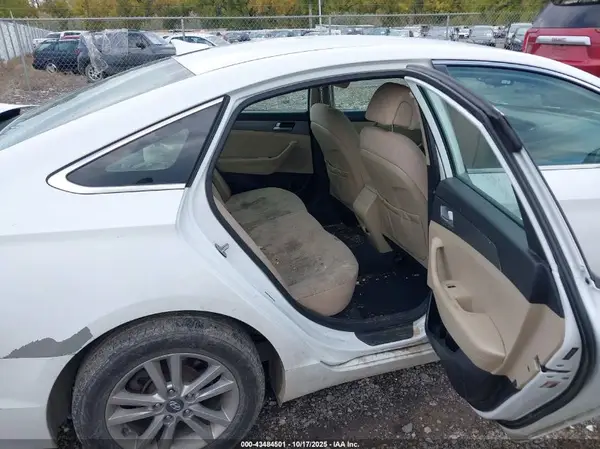 5NPE24AF5HH454902 2017 HYUNDAI SONATA - Image 8